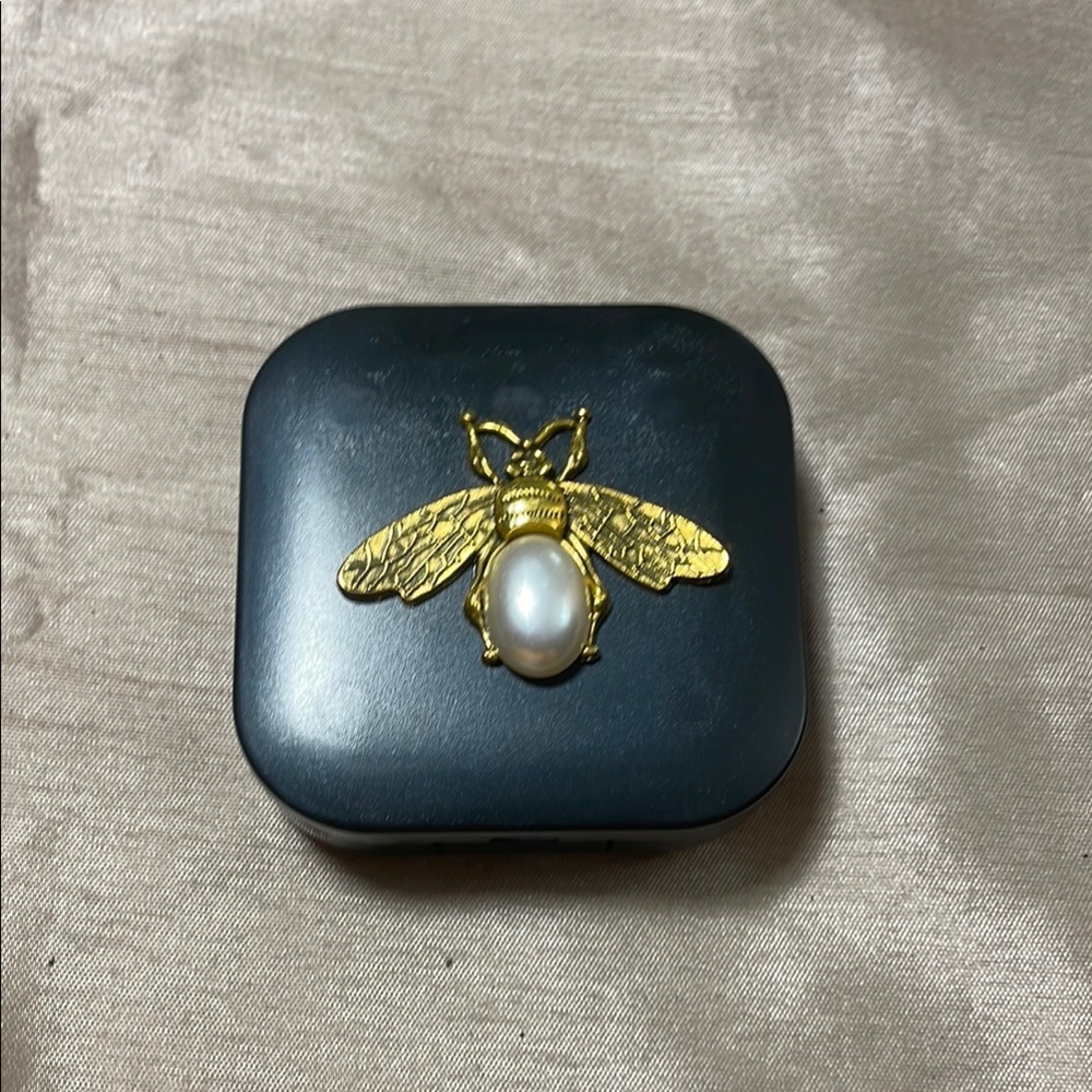 Gold Bee Embellished BlackContact Case w/mirror NWOT